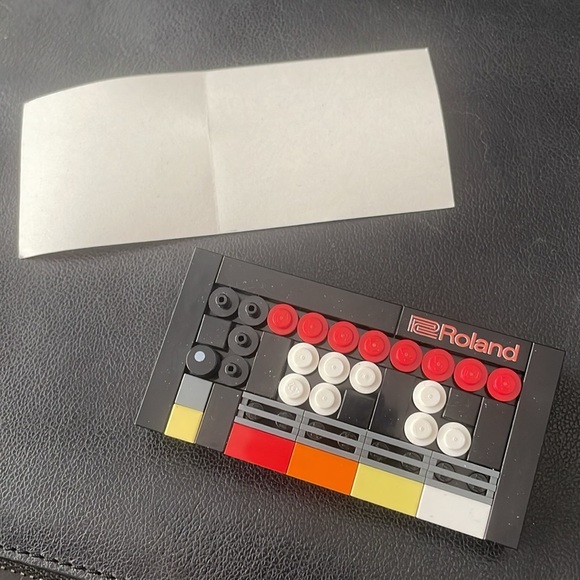 ❤️ Roland Rhythm Composer TR-808 Miniature Collectible Lego Model - Picture 4 of 6